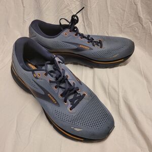 Brooks Men's Athletic Shoes Size 13 Wide(2E) - Navy and Orange